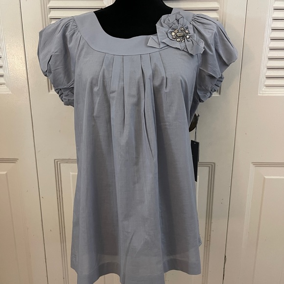 Kristin Davis slate gray top. - Picture 3 of 5